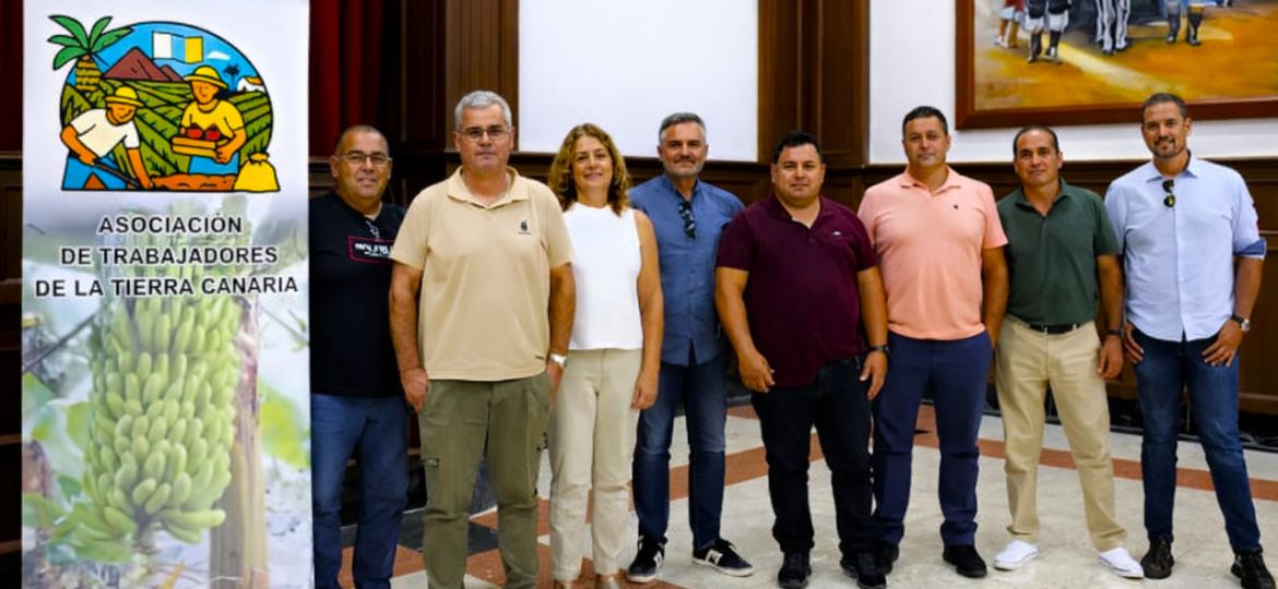 Directivos de Atratican, durante la presentaciónd de la asociación el pasado año_ (2)